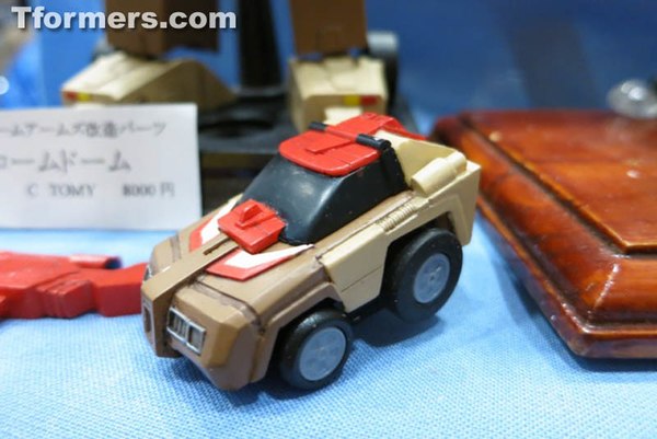 Revoltech Transformers Bumblebee 2012 Winter Wonder Festival  (7 of 24)